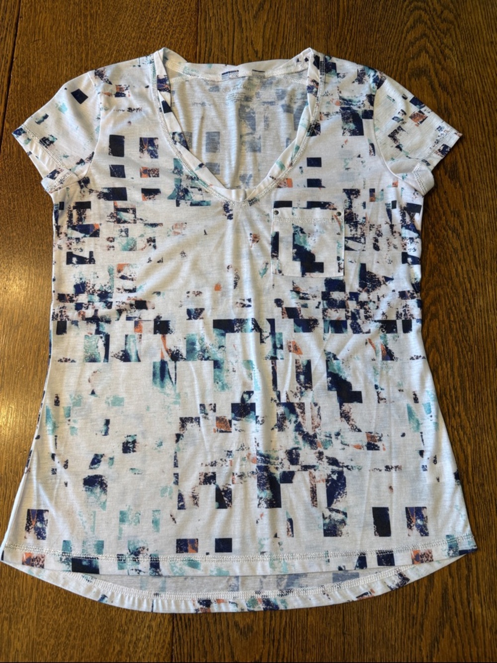 Calvin Klein White V-Neck Tee with Navy, Teal & Rust Abstract Print, XS